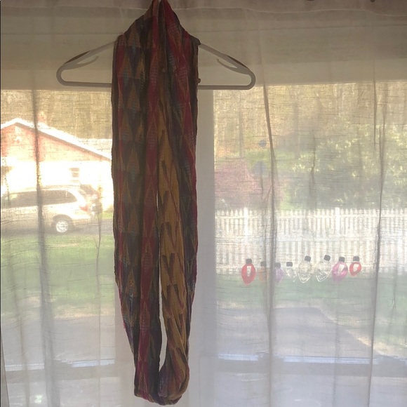 CHELSEY II Infinity Multicolor Scarf - Picture 4 of 4